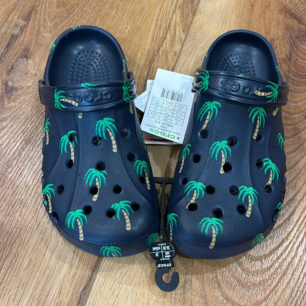 NEW Crocs Navy Blue Vacation Palm Trees Baya Clogs Men’s Sz 6 Women’s 8 Ltd Ed